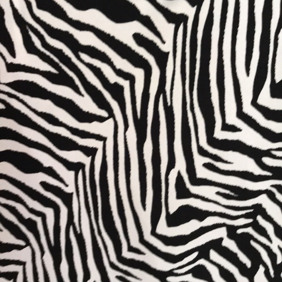 Exciting zebra dress 🦓💃🖤 - Picture 6 of 6